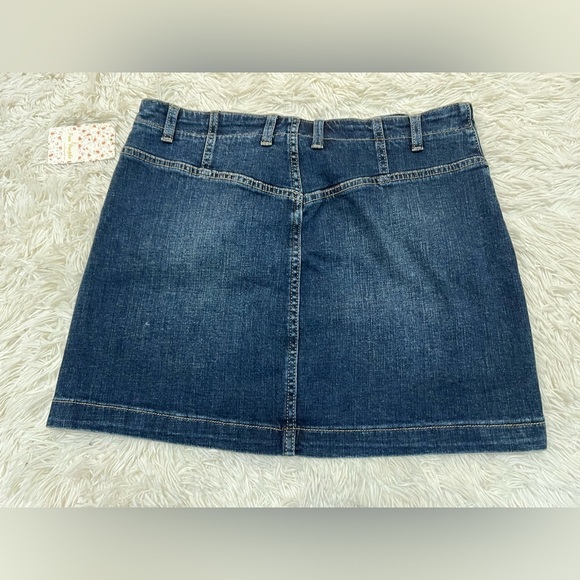 We The Free Worn Rinse Denim Skirt - NWT - Size 30 - Picture 3 of 8